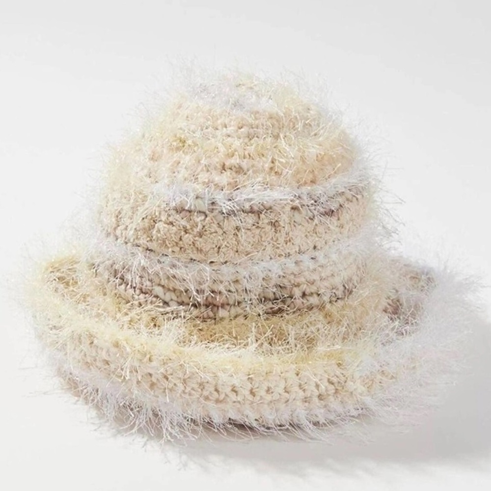 NWOT Urban Outfitters Mixed Yarn Bucket Hat